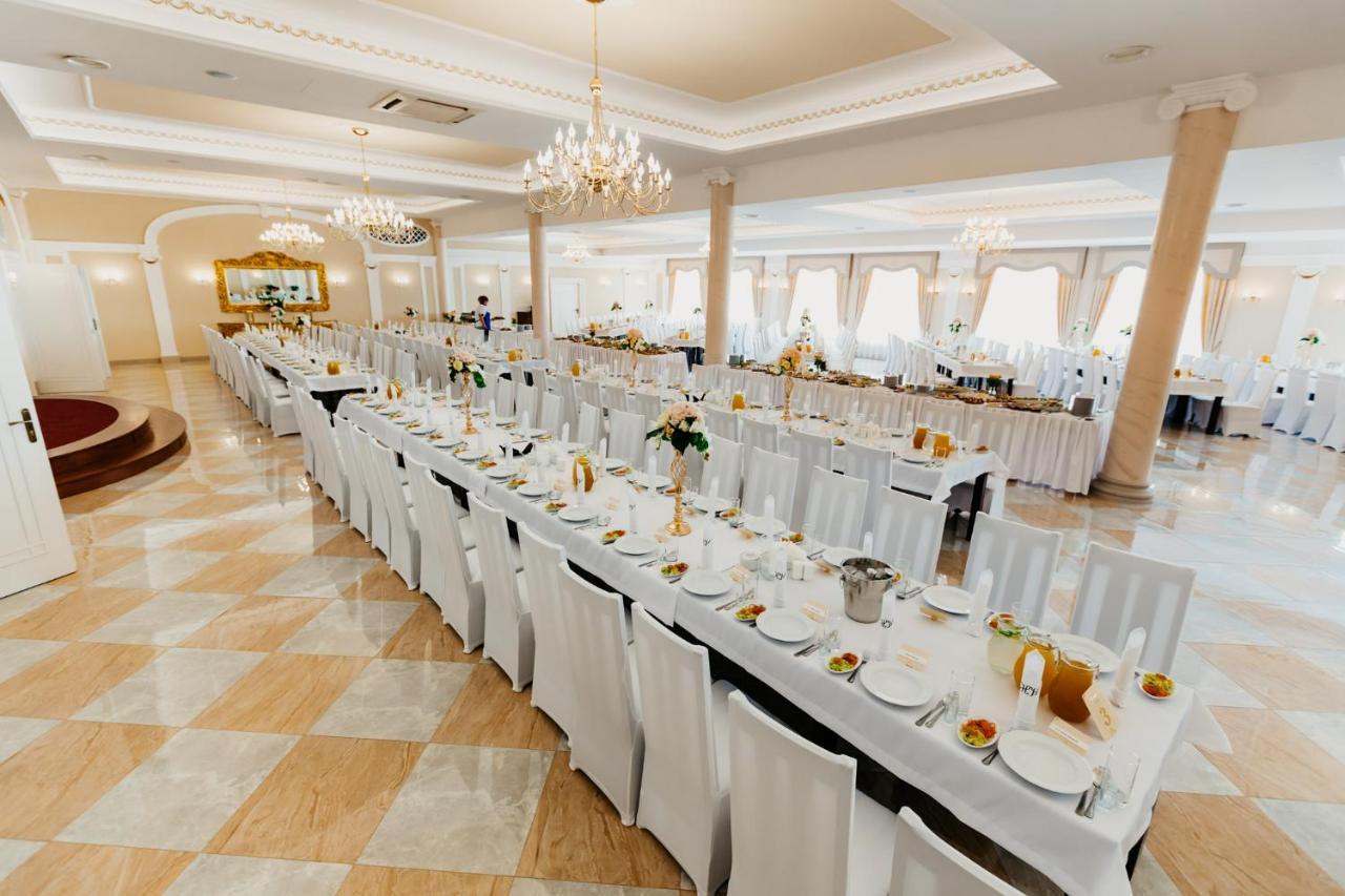 Hotel Korczowa Mlyny  Exteriör bild