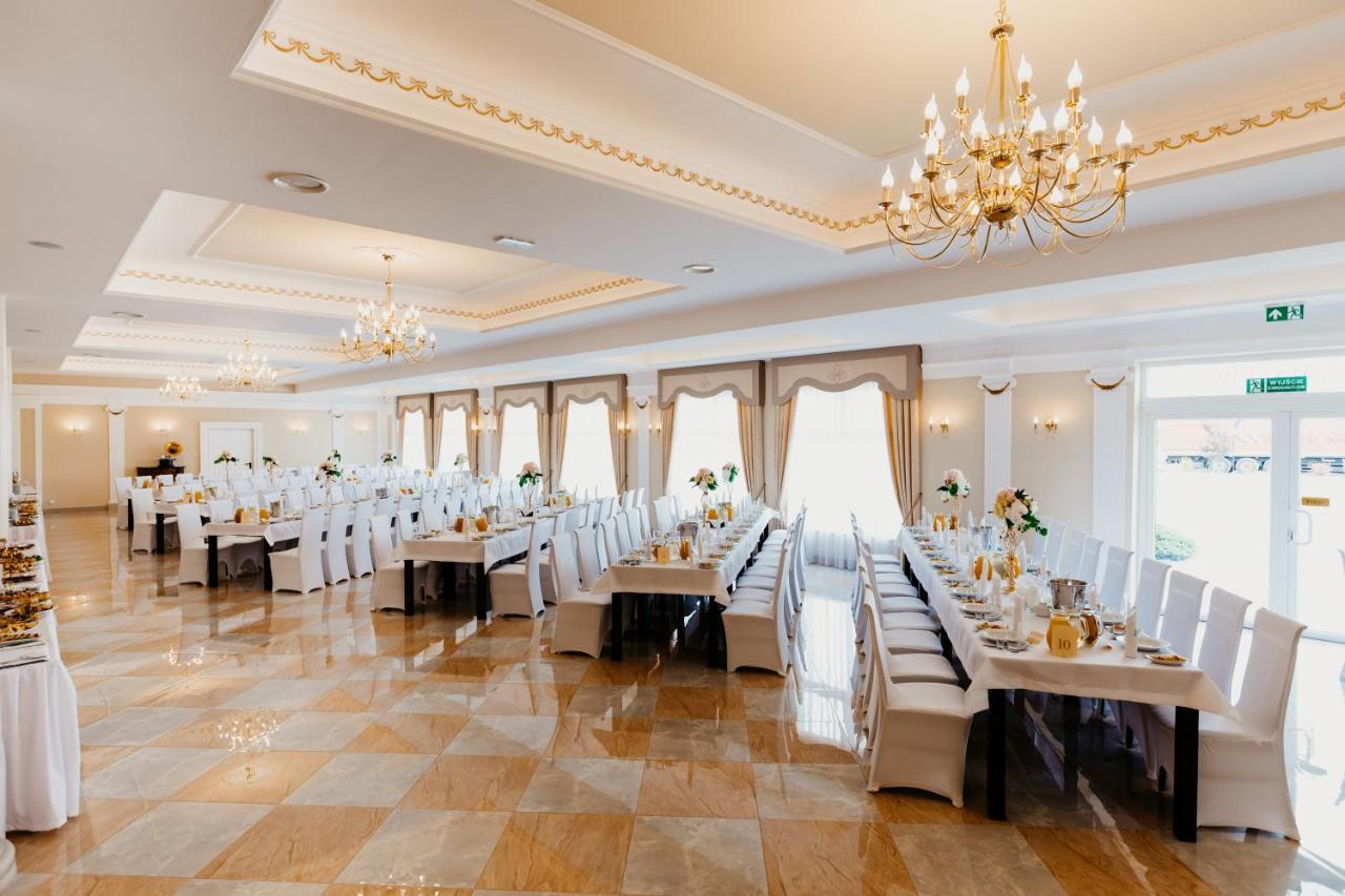 Hotel Korczowa Mlyny  Exteriör bild