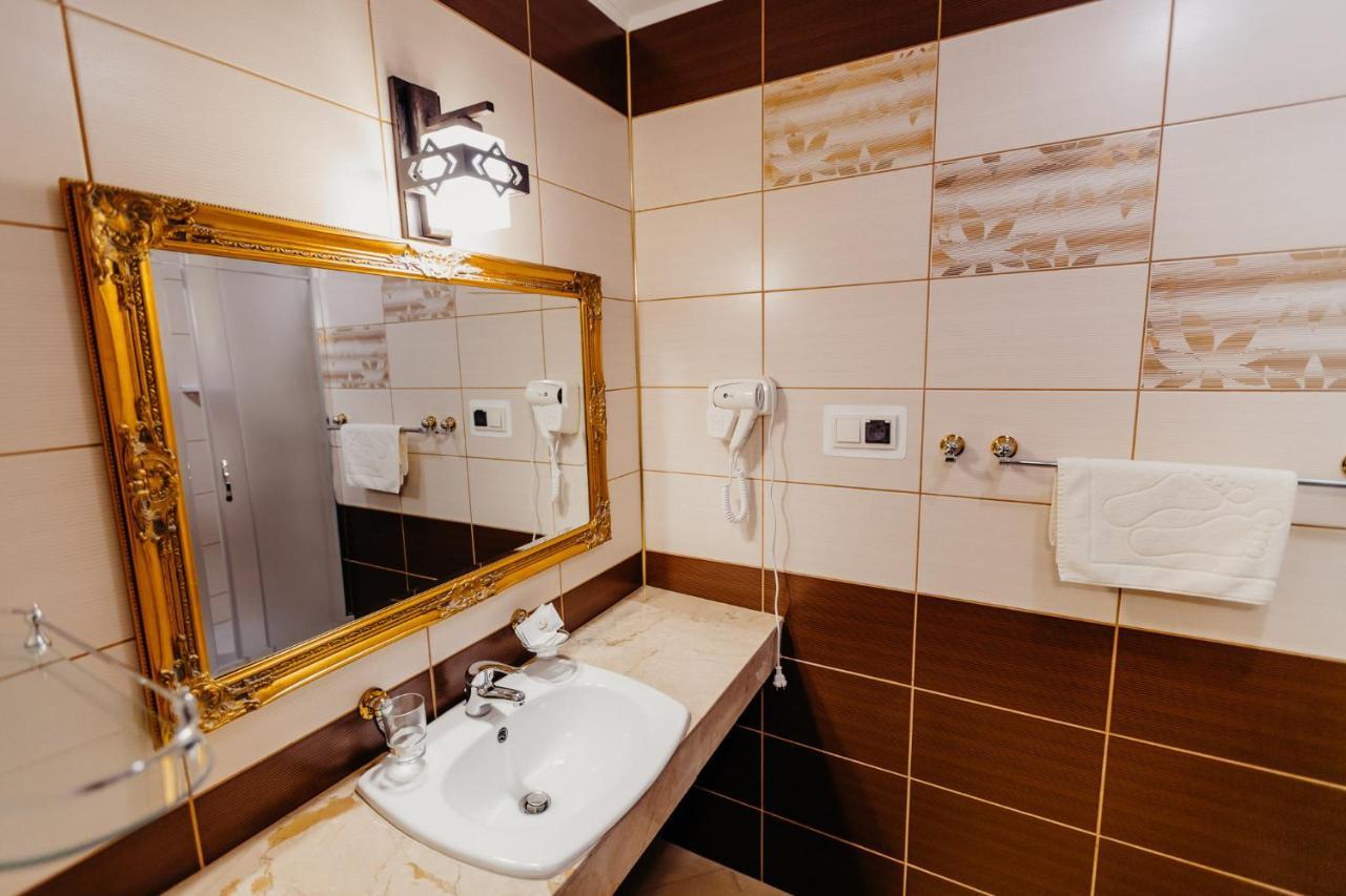 Hotel Korczowa Mlyny  Exteriör bild