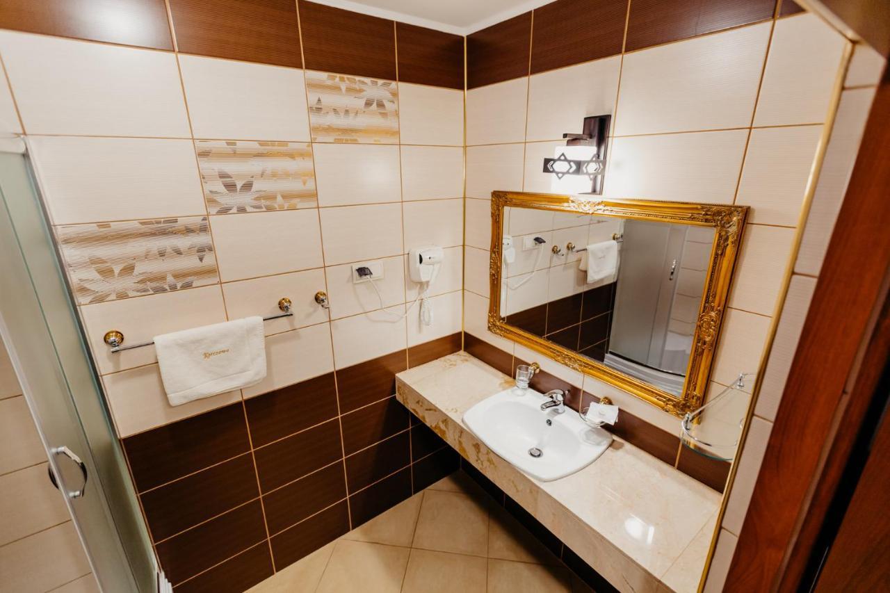 Hotel Korczowa Mlyny  Exteriör bild
