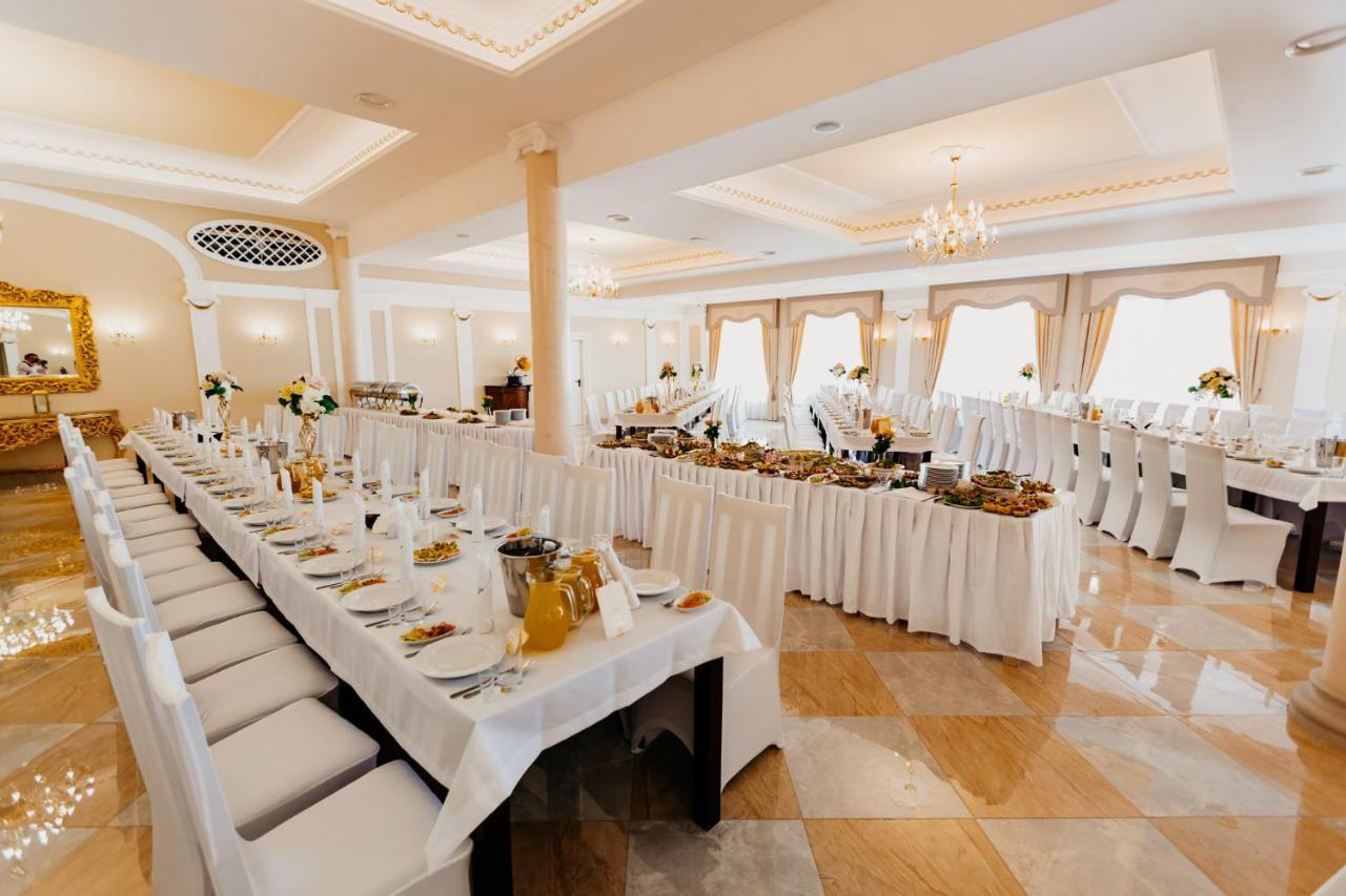 Hotel Korczowa Mlyny  Exteriör bild