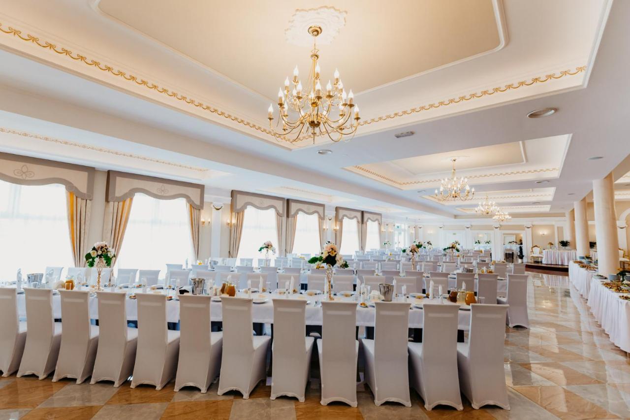 Hotel Korczowa Mlyny  Exteriör bild