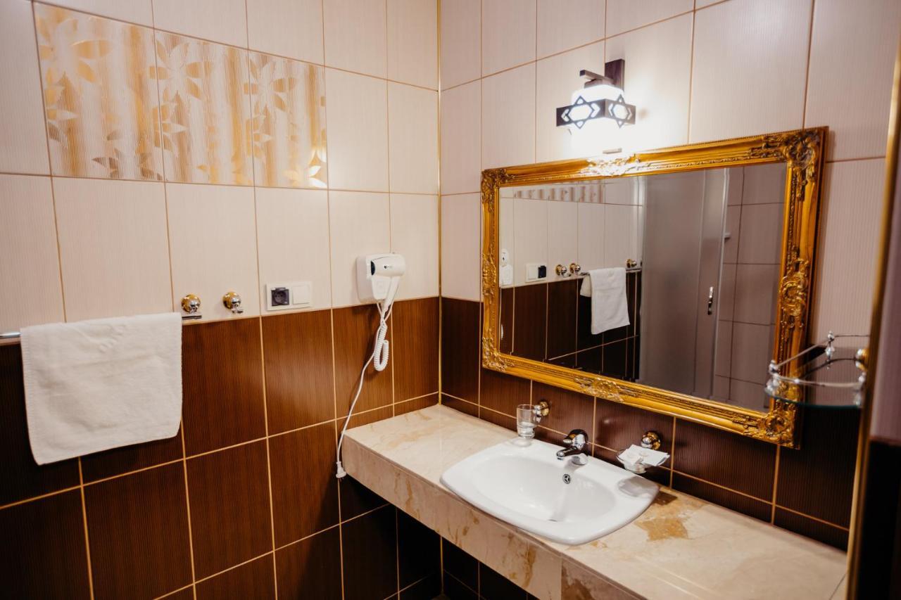 Hotel Korczowa Mlyny  Exteriör bild